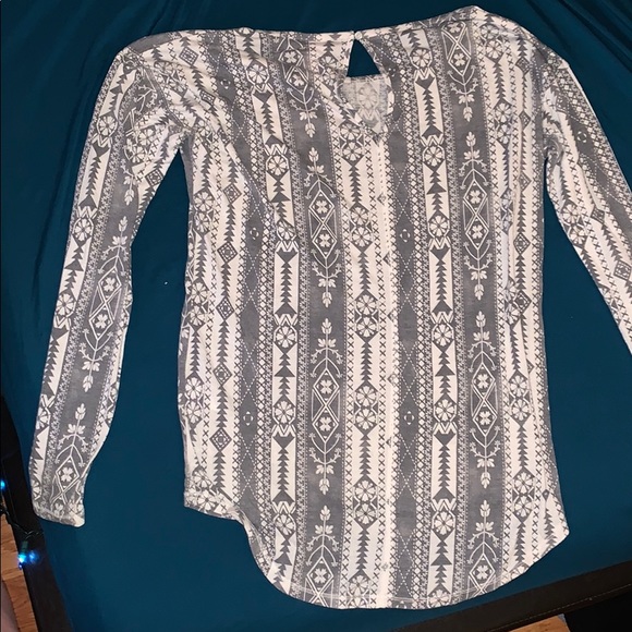 Long sleeved dress shirt - Picture 2 of 3